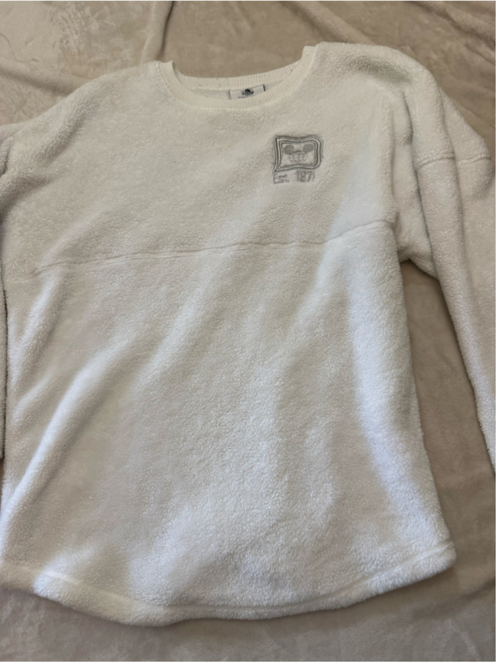 Women's Spirit Jersey Disney World Sherpa Pullover White Silver Size M - Picture 2 of 5